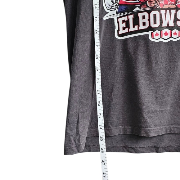 Team Canada Elbows Up Dark Grey Cotton T-shirt Beaver Moose Polar Bear women's M - Picture 5 of 6